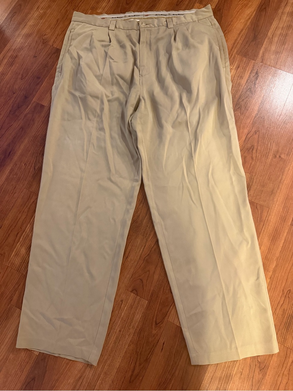 Tommy Bahama khaki pleated 100% silk pants slacks size 38 x 30